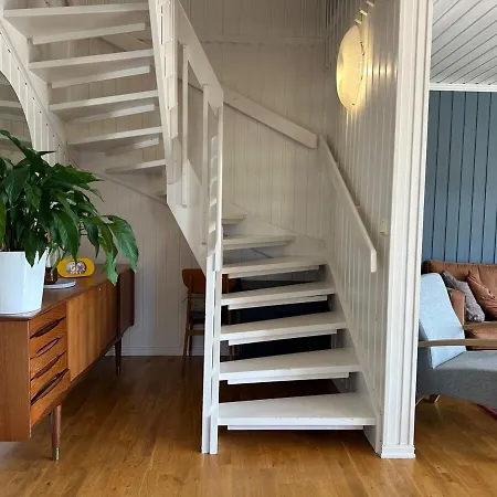 Cozy Townhouse At The Sea! Salhus