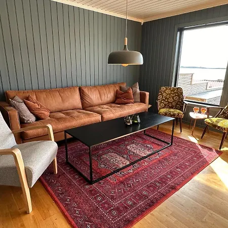 Cozy Townhouse At The Sea! شقة